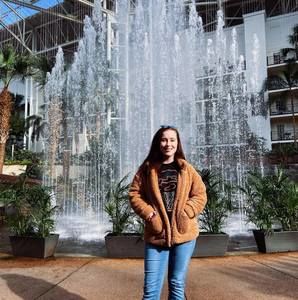 Meet your Posher, Avery